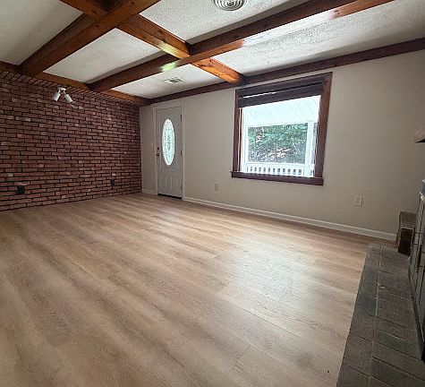 4th image of 244 Spring Run Rd