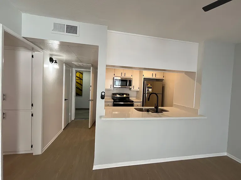 245 South Serrano Ave — Photo 12