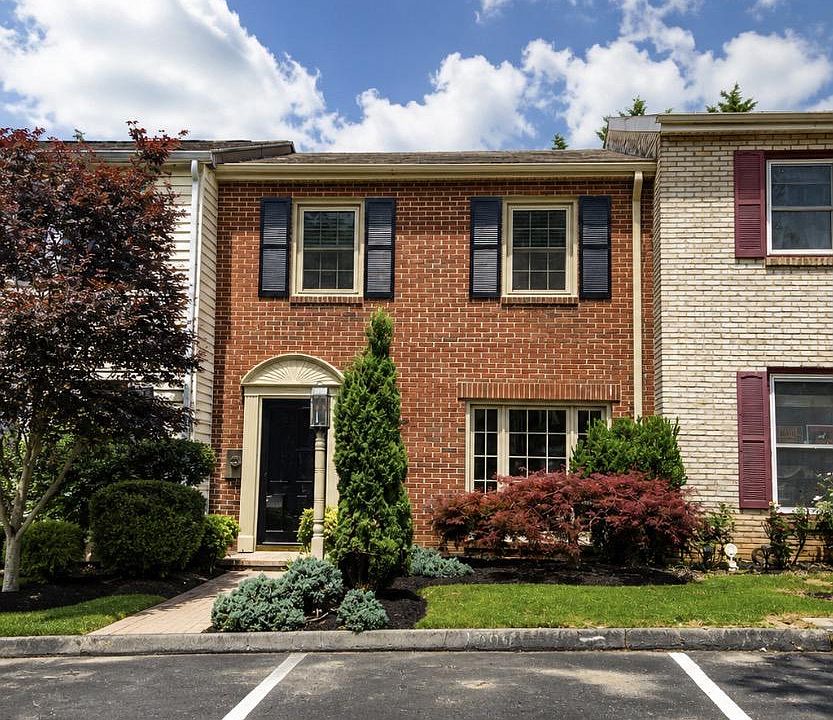 1st image of 17904 Hickory Ln