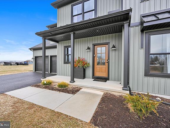 4th image of 3151 Creighton Dr