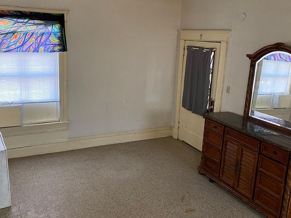 4th image of 1119 N Laurel St APT 3