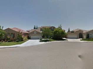 1813 N Holly Ave, Clovis, CA 93619