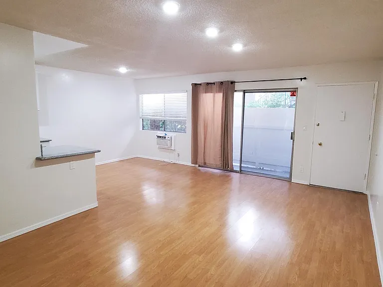 3736 Watseka Ave #4 — Photo 2