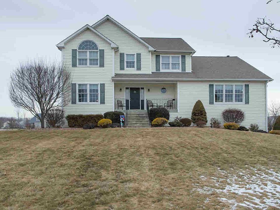 1st image of 38 Heritage Ln