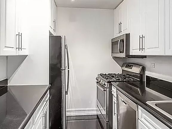 4th image of 888 8th Ave APT 7B