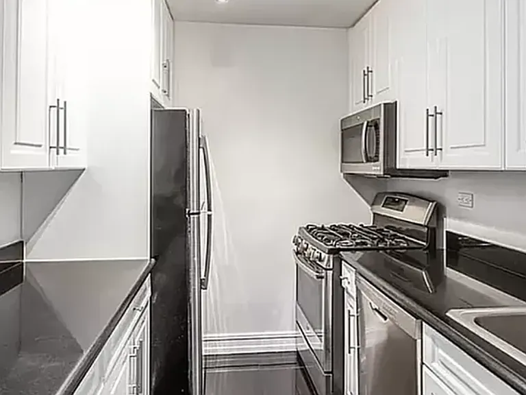 888 8th Ave #7B — Photo 4