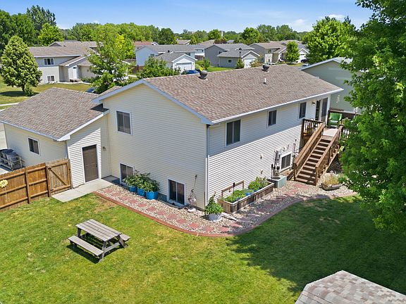 4th image of 1017 Plum Ln