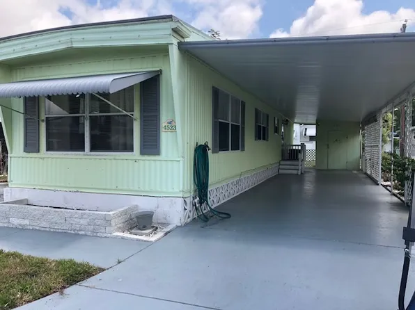 4523 Calm Harbor St, Bradenton, FL 34207