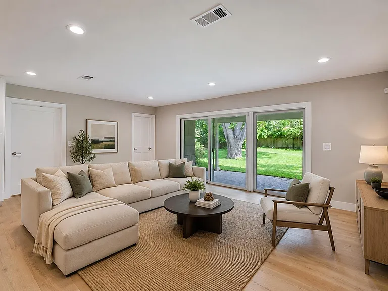 6203 Cary Dr — Photo 3