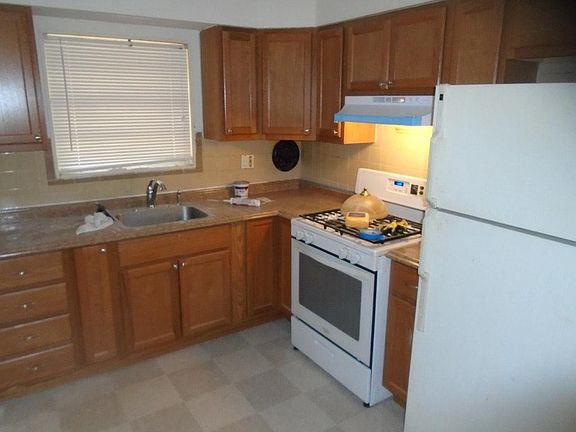 5th image of 9905 Glen Owen Dr