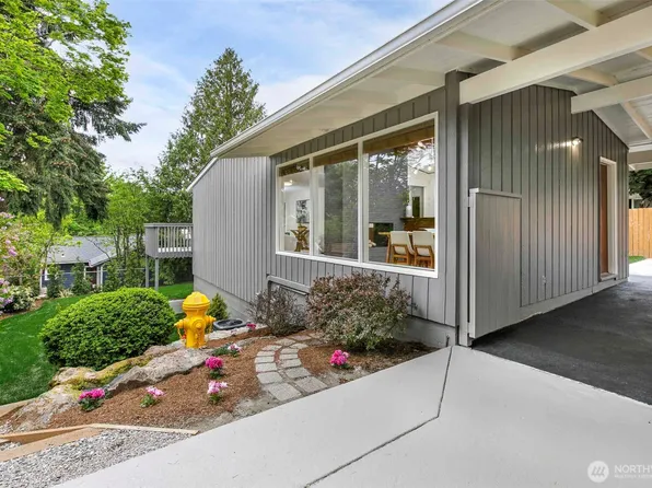 10717 3rd Avenue NW, Seattle, WA 98177