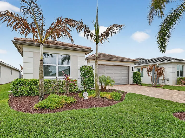 11765 SW Poseidon Way — Photo 3