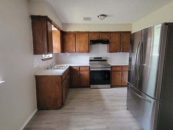 2nd image of 5718 NW Cedarwood Dr
