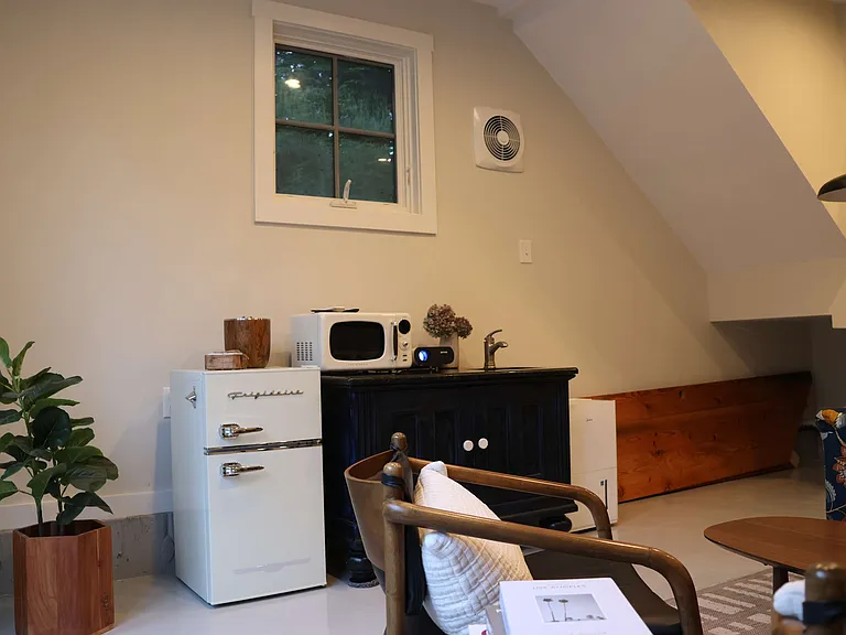 130 Carroll Ave — Photo 21