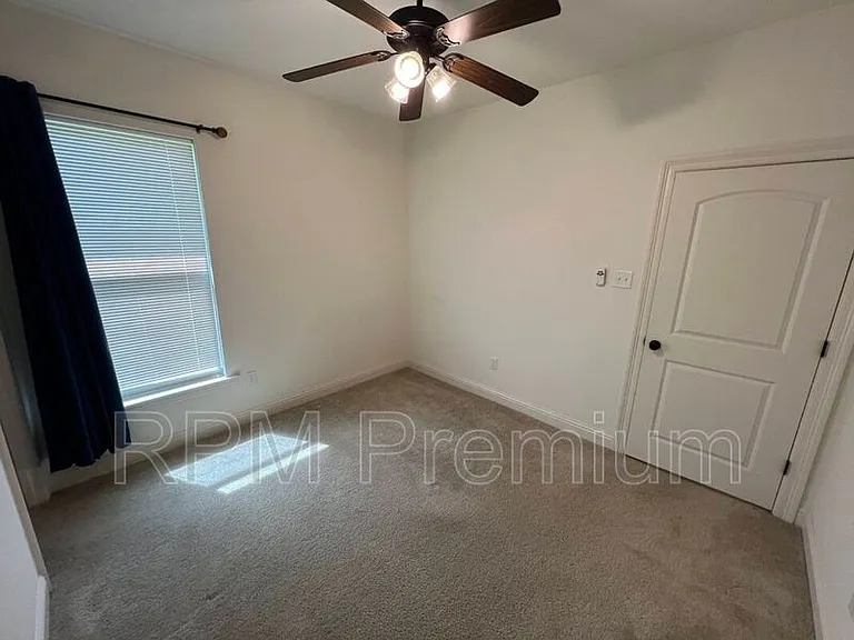 7108 Kenilworth Crossing Ave — Photo 36