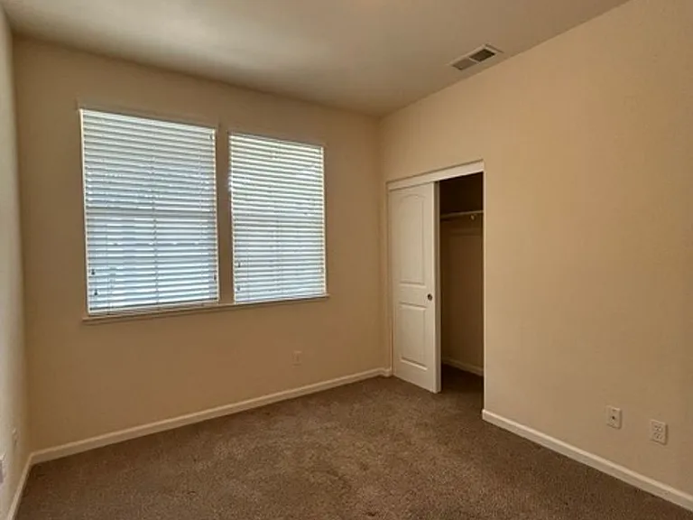 1217 Jennings Ave — Photo 10