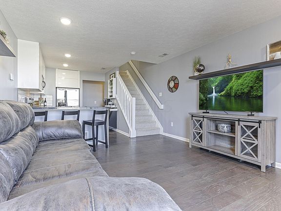 4th image of 7019 Pleasant Colony Way #15