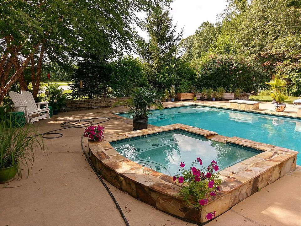 2nd image of 8136 Dowden Dr