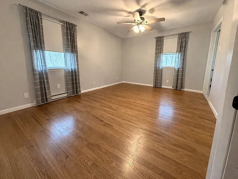 2119 Oaklyn Dr — Photo 9