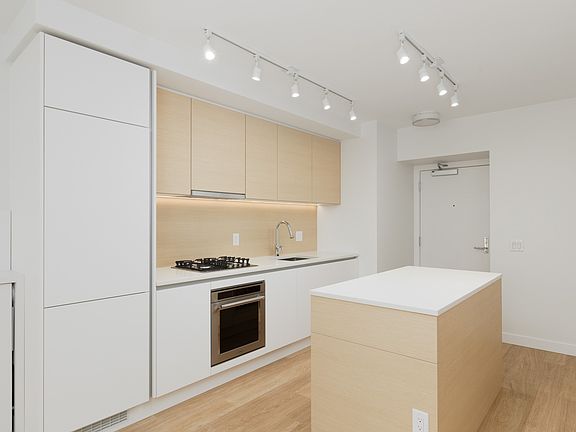 4th image of 525 Foster Ave #1405