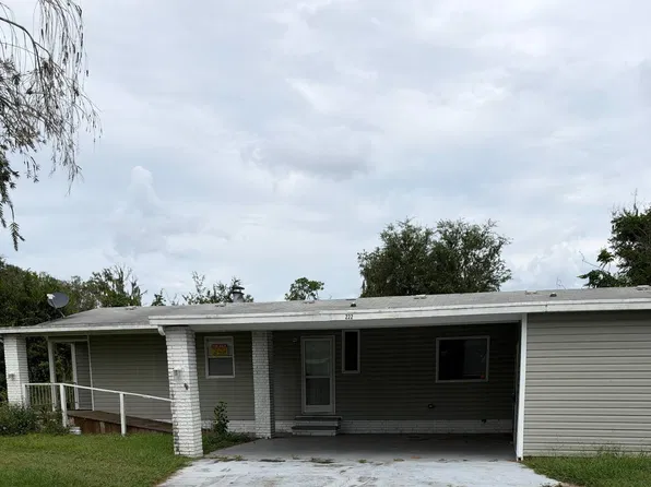 222 Country Ln, Plant City, FL 33565