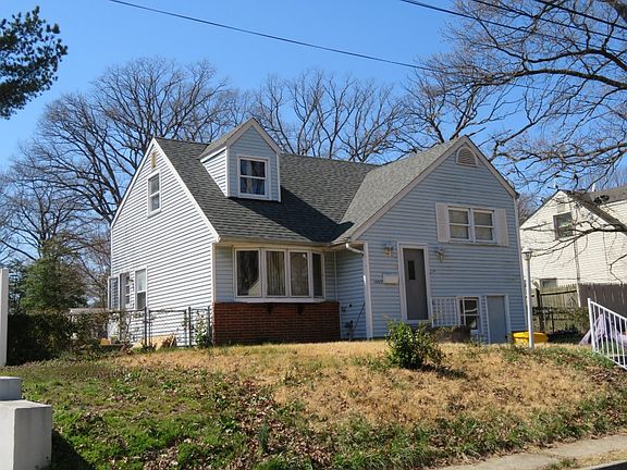 3rd image of 1002 Glenvilla Dr