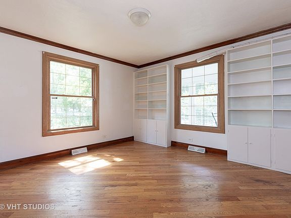 2nd image of 2803 Ezra Ave