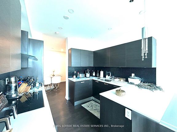 3rd image of 11 Bogert Ave #3305