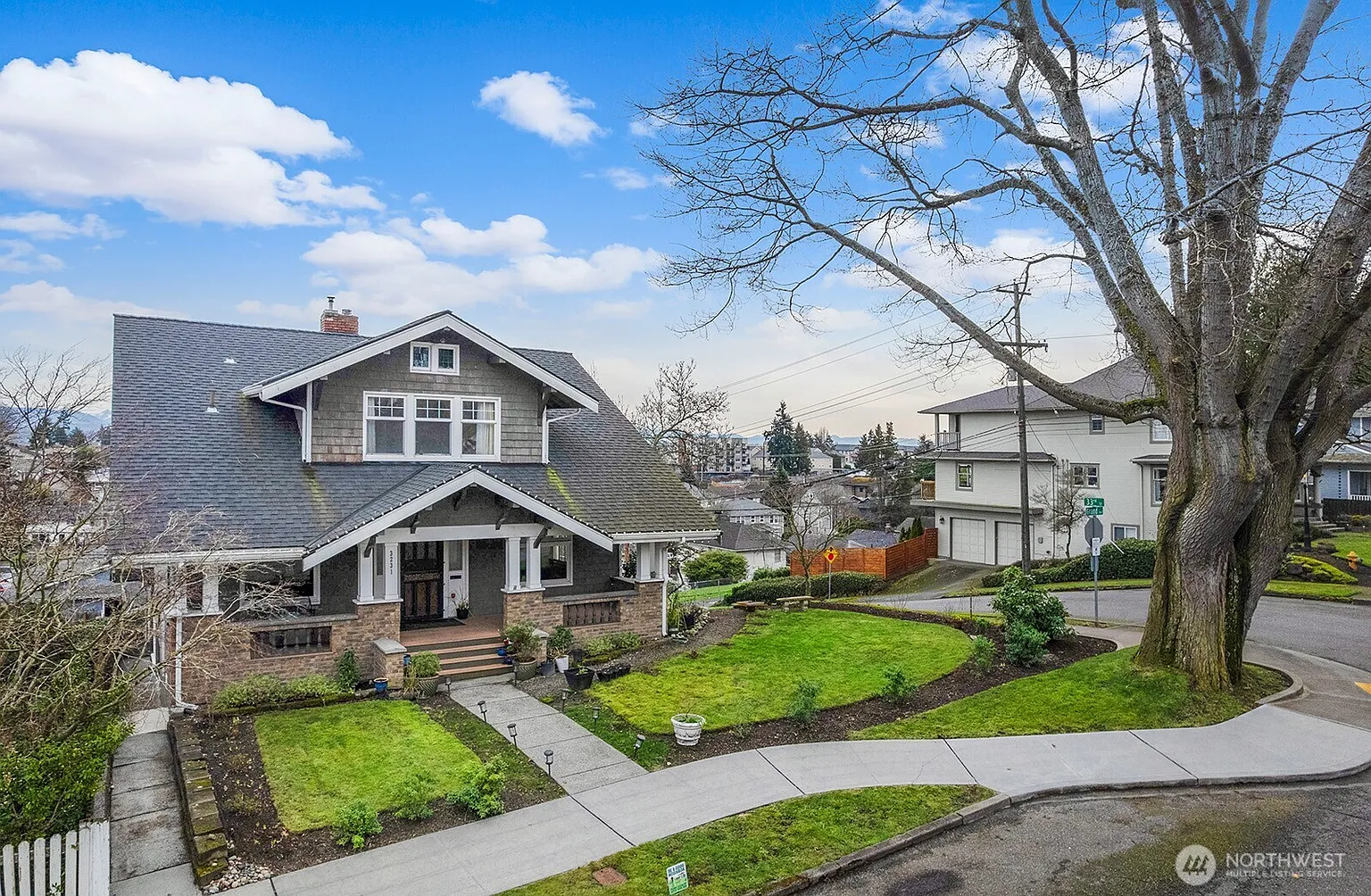 3231 Grand Avenue photo 1