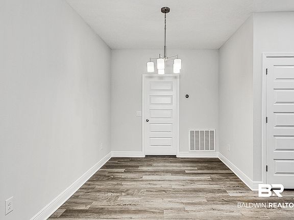 3rd image of 185 Saint Stephens Ct