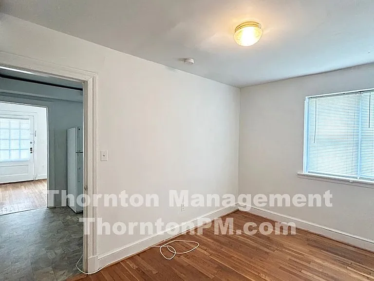 913 Monument Ave — Photo 3