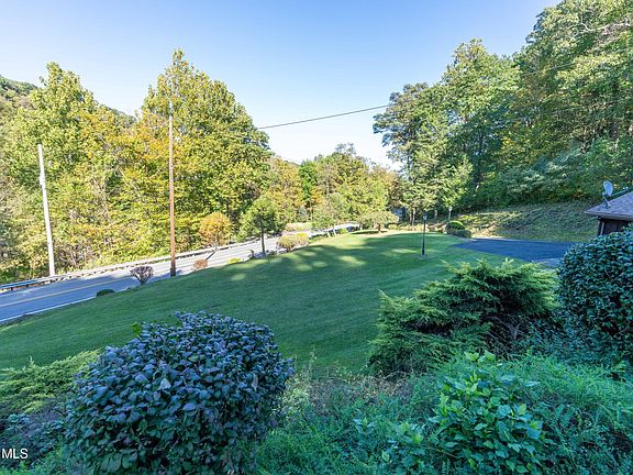 4th image of 2379 Sugar Run Rd