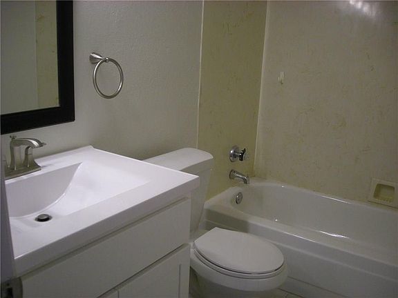 2nd image of 3213 Sailmaker Ln