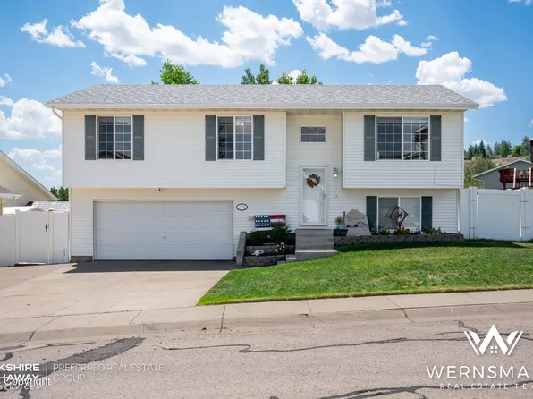 2325 Dry Fork Dr, Gillette, WY 82718