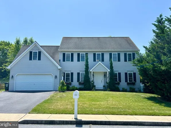 1283 Cedar Ave, East Earl, PA 17519