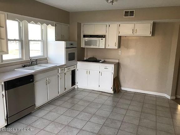 3rd image of 6717 Fincastle Trl