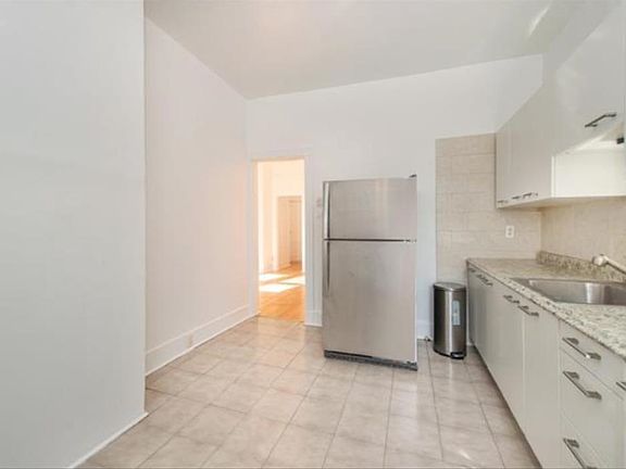4th image of 155 59th St