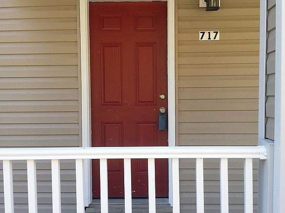 2nd image of 717 Steiner Ave