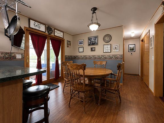 4th image of 153 Hart Dr