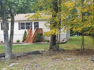 112 Midlake Dr, Milford, PA 18337