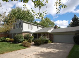 16280 Winchester Dr, Northville, MI 48168