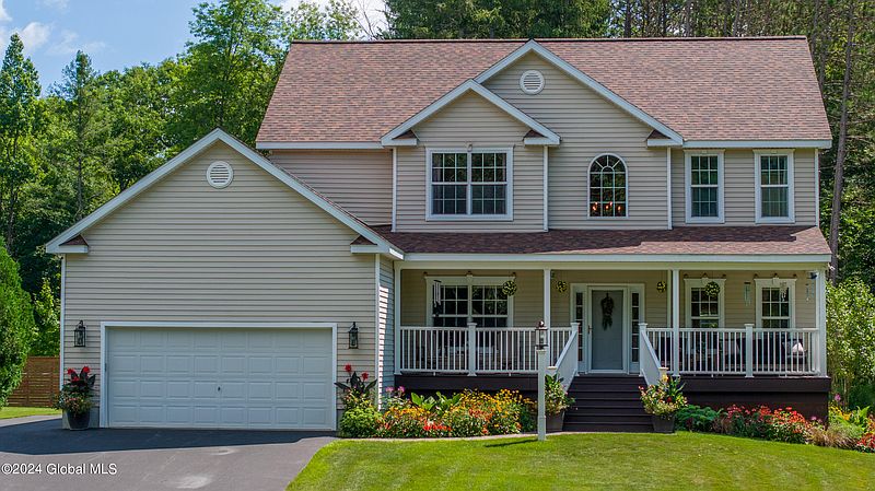 3rd image of 67 Hoffman Road