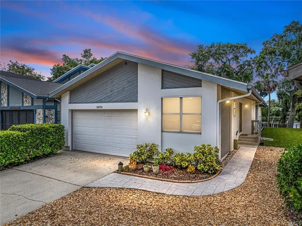 5270 S Riverview Cir, Homosassa, FL 34448