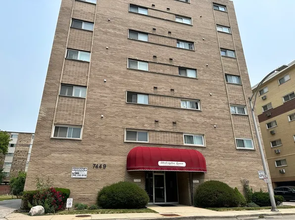 7449 Washington St APT 403, Forest Park, IL 60130