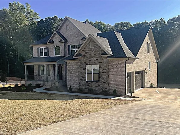 4022 Estate Dr, Lewisville, NC 27023