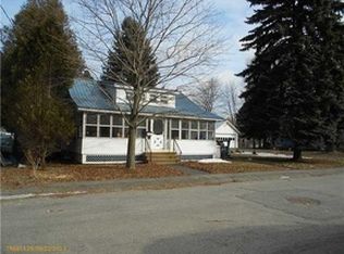 3 Riverton St, Augusta, ME 04330