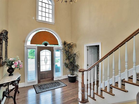 5th image of 4 Oakland Hills Ln