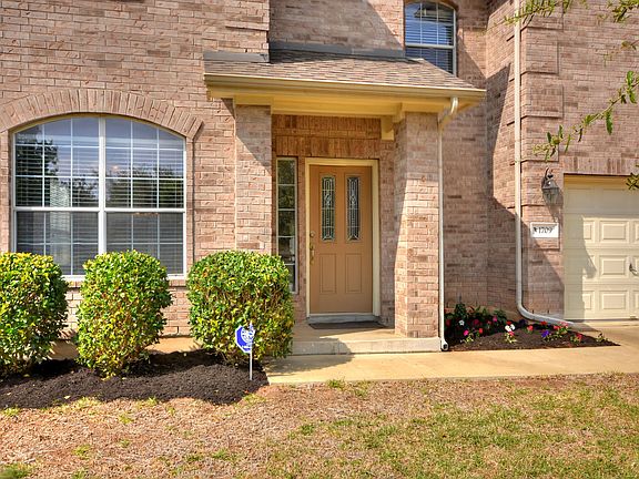 3rd image of 1709 Harvest Bend Ln
