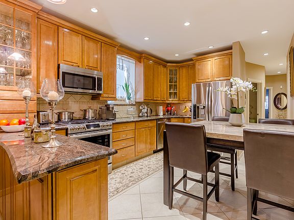 4th image of 43-07 34th Ave Penthouse 1