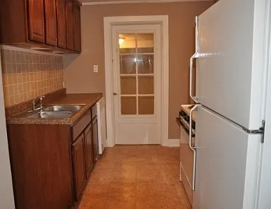 1079 Duncan Ave — Photo 4